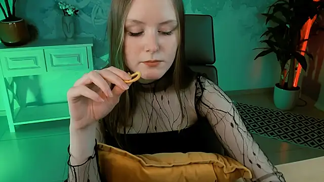 Snapshot of VivienLeeigh chatting on 02-11-25, 07:27 VivienLeeigh online show from 02-11-25, 07:27