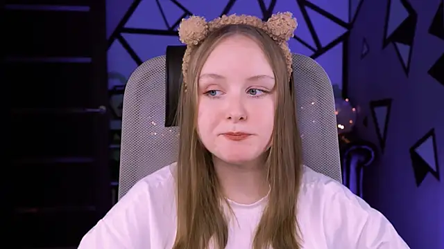 Snapshot of VivienLeeigh chatting on 02-13-25, 04:17 VivienLeeigh online show from 02-13-25, 04:17