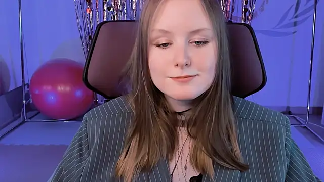 Snapshot of VivienLeeigh chatting on 02-16-25, 12:10 VivienLeeigh online show from 02-16-25, 12:10