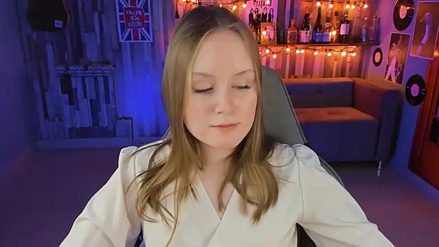 Snapshot of VivienLeeigh chatting on 02-28-25, 07:25 VivienLeeigh online show from 02-28-25, 07:25