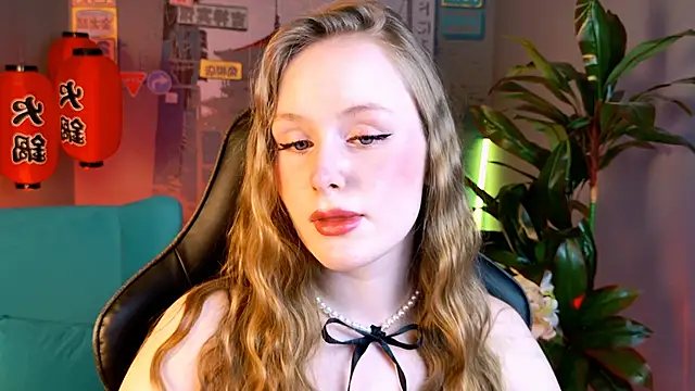 Snapshot of VivienLeeigh chatting on 11-22-25, 09:08 VivienLeeigh online show from 11-22-25, 09:08