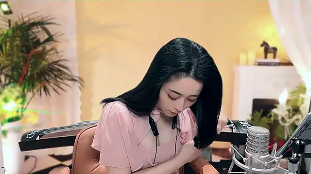 Tian-xin-999 online show from 03-05-25, 04:13