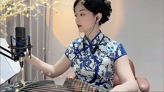 Tian-xin-999 online show from 09-11-25, 02:17