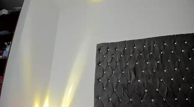 Snapshot of AriaMontgomery chatting on 01-22-25, 04:34 AriaMontgomery online show from 01-22-25, 04:34