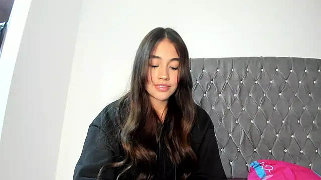 Snapshot of AriaMontgomery chatting on 01-26-25, 02:03 AriaMontgomery online show from 01-26-25, 02:03