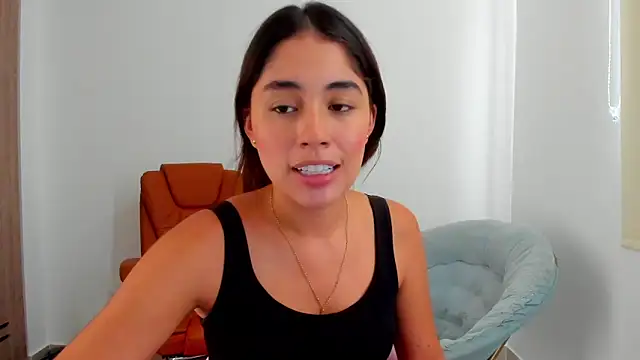 Snapshot of AriaMontgomery chatting on 03-20-25, 02:53 AriaMontgomery online show from 03-20-25, 02:53