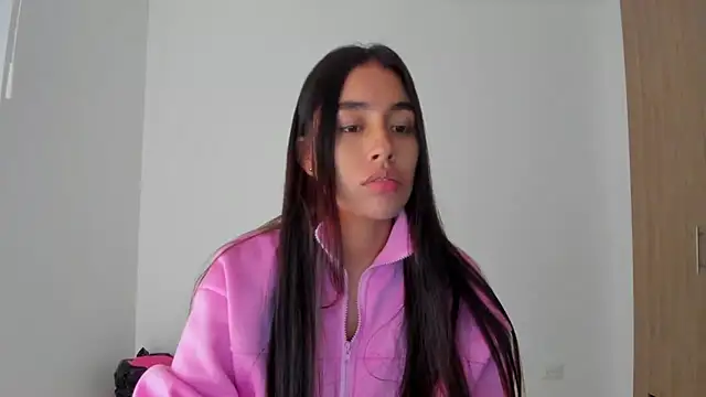 Snapshot of AriaMontgomery chatting on 12-03-25, 08:56 AriaMontgomery online show from 12-03-25, 08:56