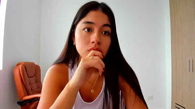 Snapshot of AriaMontgomery chatting on 02-14-26, 05:53 AriaMontgomery online show from 02-14-26, 05:53