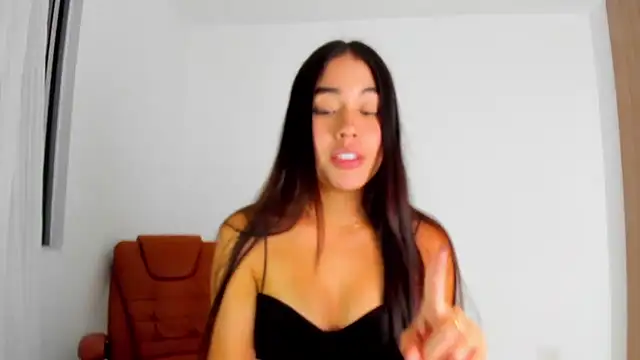 Snapshot of AriaMontgomery chatting on 02-28-26, 05:41 AriaMontgomery online show from 02-28-26, 05:41