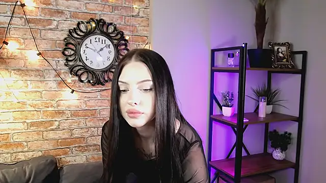 Snapshot of StellaryShy chatting on 12-17-24, 02:00 StellaryShy online show from 12-17-24, 02:00