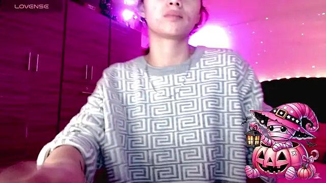 holy juli online show from 10-28-25, 02:37