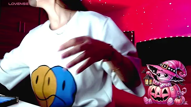 holy juli online show from 10-29-25, 03:20