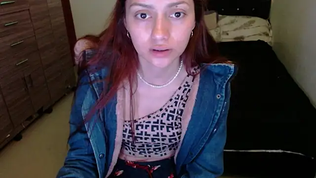 Snapshot of holy_juli chatting on 05-27-26, 03:36 holy juli online show from 05-27-26, 03:36