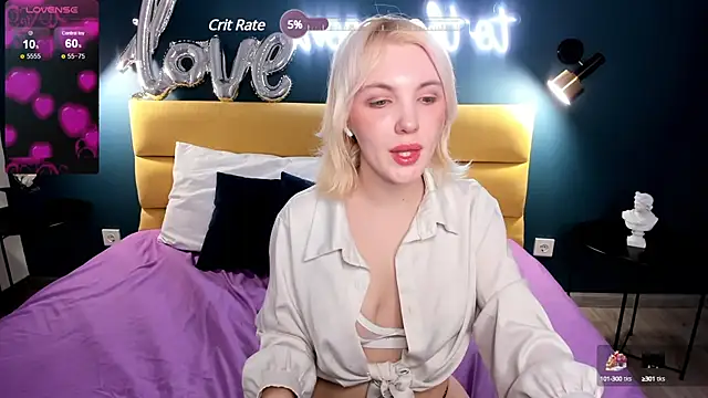 Snapshot of Fluffy_Monica chatting on 03-11-25, 03:59 Fluffy Monica online show from 03-11-25, 03:59