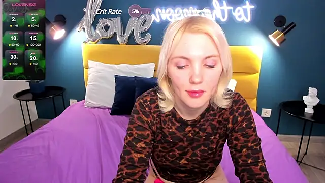 Snapshot of Fluffy_Monica chatting on 03-12-25, 04:19 Fluffy Monica online show from 03-12-25, 04:19