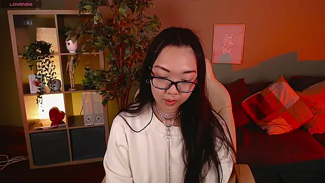 Snapshot of Marine_Vact chatting on 01-13-25, 05:23 Marine Vact online show from 01-13-25, 05:23