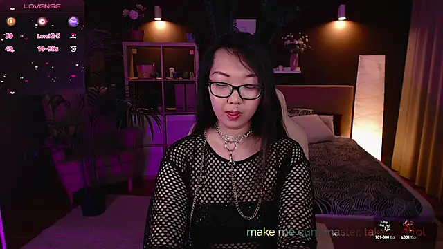 Snapshot of Marine_Vact chatting on 03-04-25, 05:24 Marine Vact online show from 03-04-25, 05:24