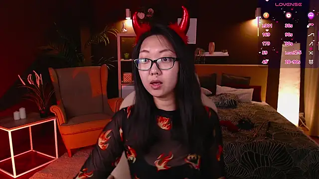 Snapshot of Marine_Vact chatting on 09-10-25, 05:24 Marine Vact online show from 09-10-25, 05:24