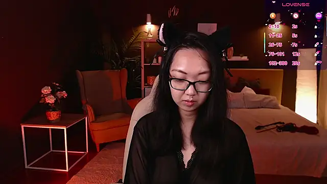 Snapshot of Marine_Vact chatting on 09-23-25, 02:09 Marine Vact online show from 09-23-25, 02:09