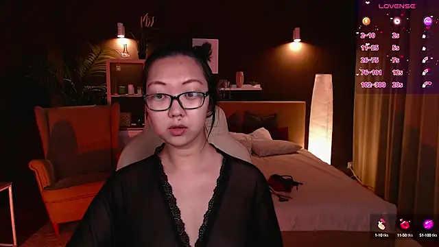 Snapshot of Marine_Vact chatting on 10-05-25, 02:04 Marine Vact online show from 10-05-25, 02:04