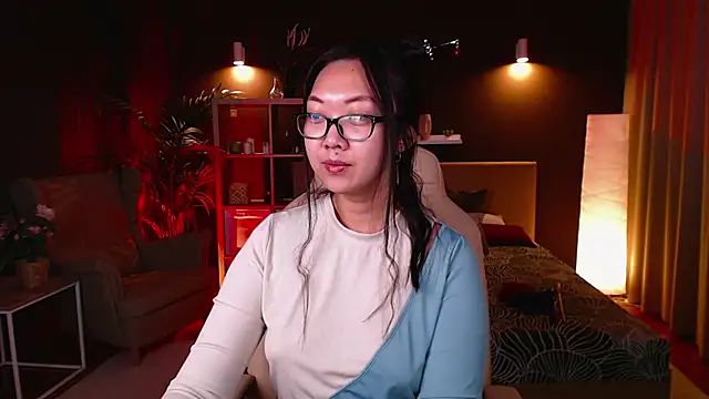 Snapshot of Marine_Vact chatting on 10-13-25, 02:06 Marine Vact online show from 10-13-25, 02:06