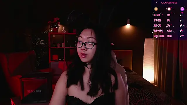 Snapshot of Marine_Vact chatting on 10-14-25, 02:07 Marine Vact online show from 10-14-25, 02:07