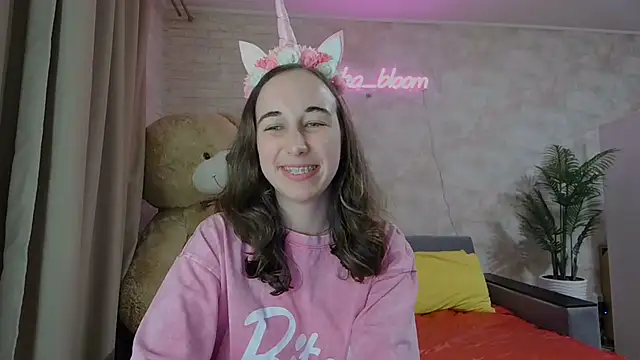 Anika bloom online show from 03-16-25, 12:01