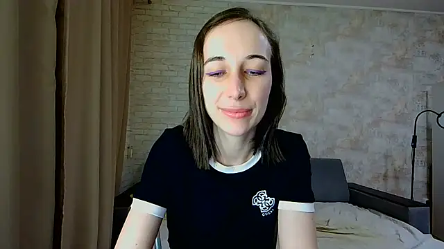 Snapshot of Anika_bloom chatting on 07-19-26, 10:24 Anika bloom online show from 07-19-26, 10:24