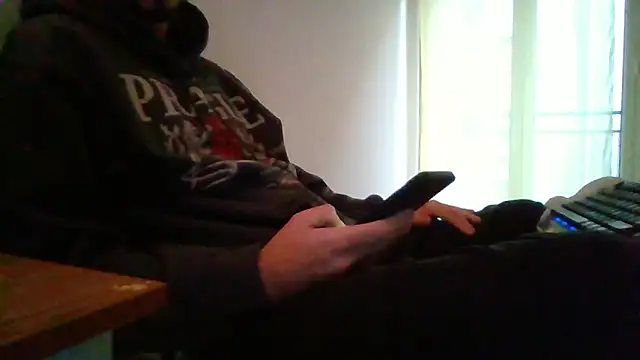 Snapshot of lusluk chatting on 12-30-24, 03:35 lusluk online show from 12-30-24, 03:35