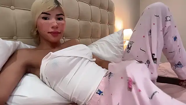 Snapshot of valeri-bigcock chatting on 11-26-25, 10:33 valeri-bigcock online show from 11-26-25, 10:33