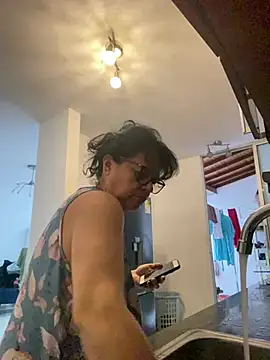 Sharongirl07 online show from 04-14-26, 12:44