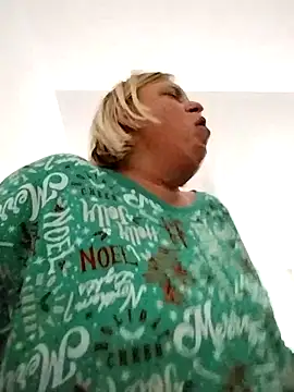 Snapshot of Playmate86 chatting on 12-06-24, 05:55 Playmate86 online show from 12-06-24, 05:55