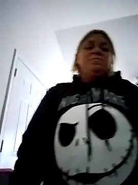 Snapshot of Playmate86 chatting on 12-15-24, 05:42 Playmate86 online show from 12-15-24, 05:42