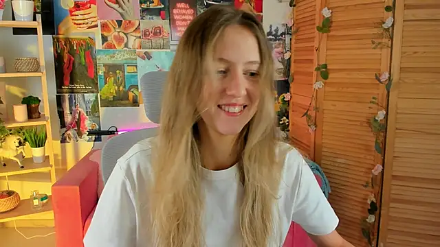 Snapshot of Sharon_Evansi chatting on 12-07-24, 08:44 Sharon Evansi online show from 12-07-24, 08:44