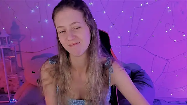 Snapshot of Sharon_Evansi chatting on 12-10-24, 08:51 Sharon Evansi online show from 12-10-24, 08:51