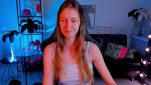 Snapshot of Sharon_Evansi chatting on 02-12-25, 12:55 Sharon Evansi online show from 02-12-25, 12:55