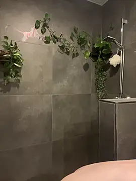 Snapshot of AdelinaAlia chatting on 10-03-25, 04:59 AdelinaAlia online show from 10-03-25, 04:59