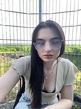 Snapshot of AdelinaAlia chatting on 05-21-26, 04:14 AdelinaAlia online show from 05-21-26, 04:14