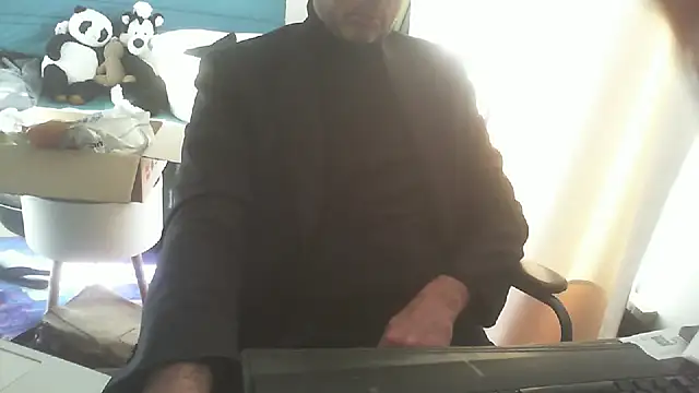 Snapshot of shyfrenchcock1 chatting on 01-28-25, 10:12 shyfrenchcock1 online show from 01-28-25, 10:12