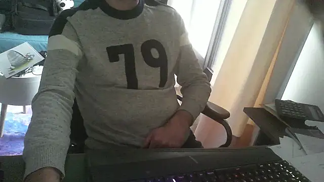 Snapshot of shyfrenchcock1 chatting on 02-08-25, 03:31 shyfrenchcock1 online show from 02-08-25, 03:31