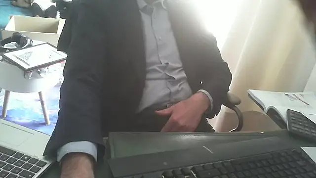 Snapshot of shyfrenchcock1 chatting on 03-06-25, 01:14 shyfrenchcock1 online show from 03-06-25, 01:14