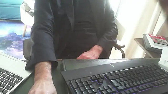 Snapshot of shyfrenchcock1 chatting on 03-21-25, 09:34 shyfrenchcock1 online show from 03-21-25, 09:34