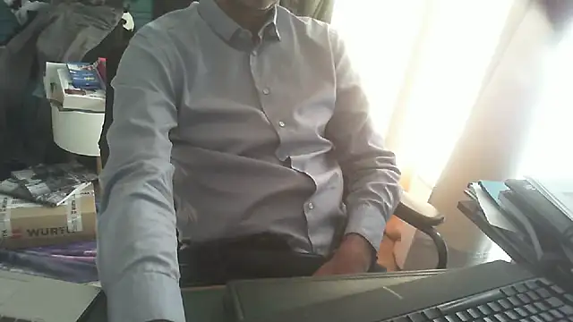 Snapshot of shyfrenchcock1 chatting on 09-29-25, 09:03 shyfrenchcock1 online show from 09-29-25, 09:03