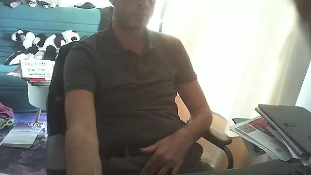 Snapshot of shyfrenchcock1 chatting on 10-17-25, 12:52 shyfrenchcock1 online show from 10-17-25, 12:52