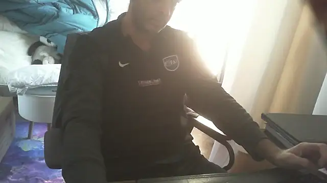 Snapshot of shyfrenchcock1 chatting on 11-29-25, 02:31 shyfrenchcock1 online show from 11-29-25, 02:31