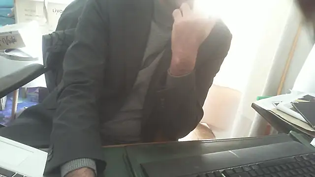 Snapshot of shyfrenchcock1 chatting on 03-04-26, 01:28 shyfrenchcock1 online show from 03-04-26, 01:28