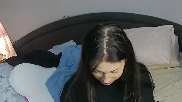 Mia Lovi online show from 03-16-26, 04:00