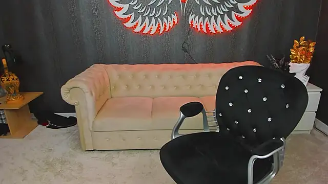 Snapshot of anemarieejolie chatting on 02-06-25, 10:00 anemarieejolie online show from 02-06-25, 10:00