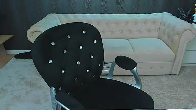 Snapshot of anemarieejolie chatting on 02-10-25, 10:40 anemarieejolie online show from 02-10-25, 10:40