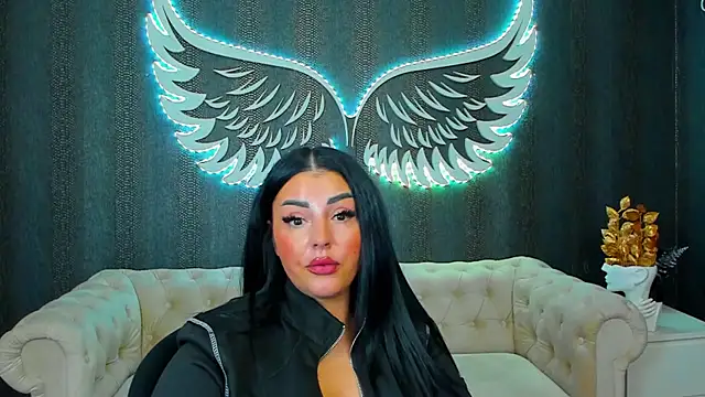 Snapshot of anemarieejolie chatting on 10-10-25, 05:23 anemarieejolie online show from 10-10-25, 05:23